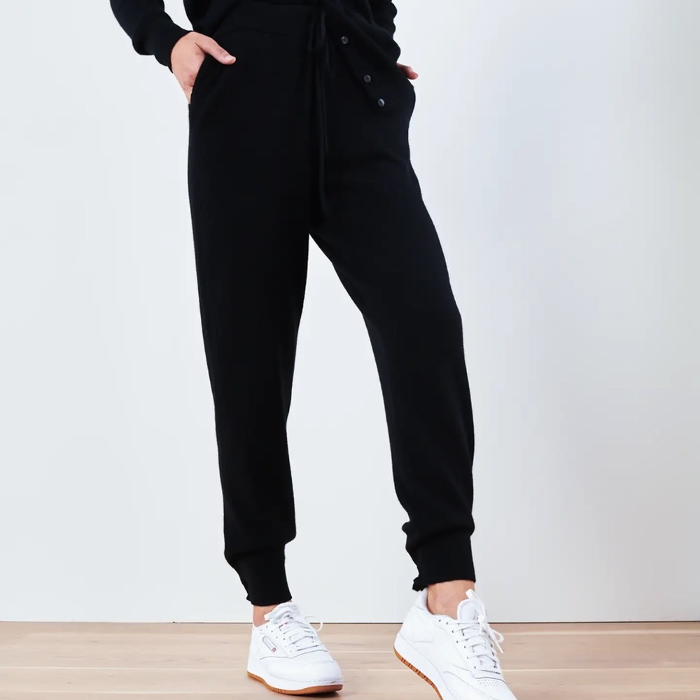 Quince cashmere joggers